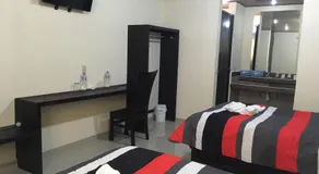 8 Hotel Ejecutivo - Image 2