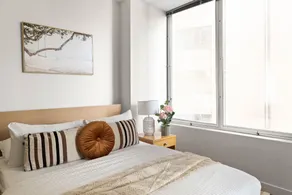 A Stylish & Central 2BR Apt Near Flinders Station - Image 3