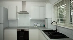 Renfrew Town Centre sleeps 6 - Pass the Keys - Image 4
