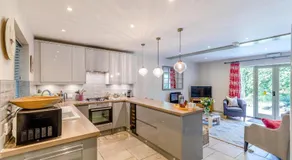 Frith Farm House Cottages - Image 3