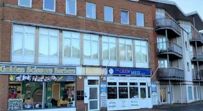 Cosy 2 bedroom modern flat close to transport link - Image 3