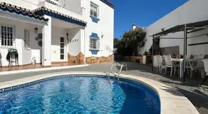 Villa FAMARA CASA EN MALAGA CERCA DE PLAYA Y AEROPUERTO HASTA 10 PERSONAS CON PISCINA PRIVADA - Image 4