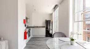 Liverpool City Haven 1-Bed Apartment for Couples & Solo Travelers - Image 3