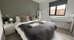 2 Bedroom Garden Studio in Cambridge City Centre with Parking - Image 2