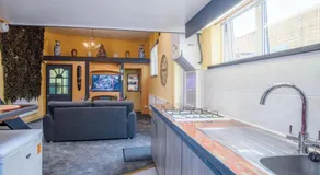 Clouds - 1 Bedroom Holiday Home - Milford Haven - Image 4