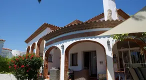 Villa entièrement équipée avec barbecue, jardin et terrasse | À côté de la plage - Image 4