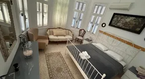 Tower Traditional Pool Villa - Image 2