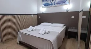 Modena Hotel - Image 2