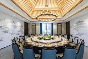 Fortune Hotel - Image 3