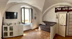 Il Mare Nel Pozzo Sperlonga Centro Storico Tutti i servizi sotto casa, a 100 mt dal mare Parcheggio multilivello adiacente, lasci la macchina e fai tutto a piedi! - Image 2