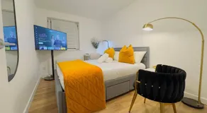 Elizabeth Line - Parking - WiFi - Sleeps 4 - Image 5