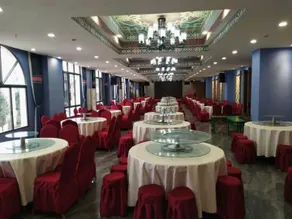 56 Nationalities Hotel - Image 3
