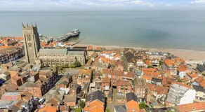2 - Modern & Stylish 3-Bed Apartment in Cromer - Image 4