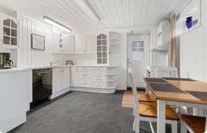 apartment on the first floor of the house - Image 4