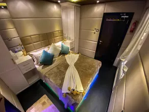 Royal Suite - Image 3