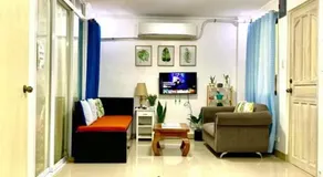 Cozy Central - Near arca south signal taguig - Image 2