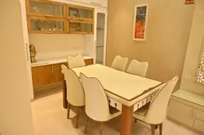 Luxury Kumbh Urban Getaway - Image 3