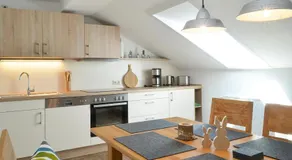 Habitación en casa de familia con jardín, terraza y barbacoa | Vistas a la montaña - Image 2