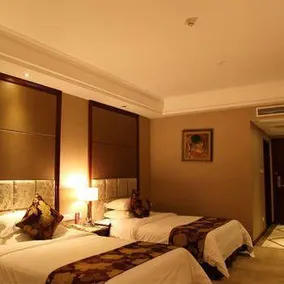 Four Seasons Moon Hotel - Image 2