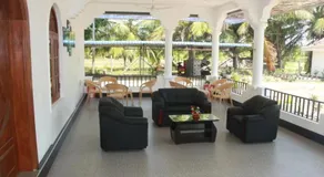 Rose Lagoon Hotel - Image 4