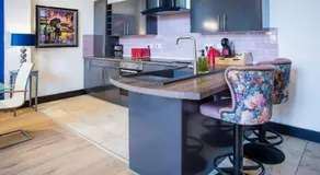 The Savoy Suite, King Size 2 Bedroom by The Hive WA1 - Image 5