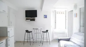 Sunny apartment in heart of Nice Old Town - Image 2