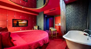 Base Hotel - Image 3