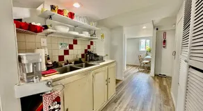 Private Room with Shared Amenities 10 Minutes to Airport and Walking Distance to Bus Station - Image 2