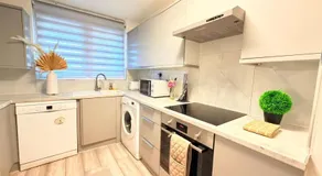 Modern 1 bed super fast WiFi - Image 5