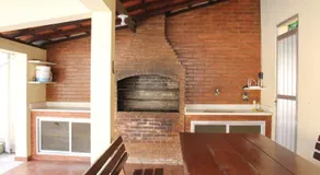 Casa muito espaçosa privativa com Piscina, Churrasqueira e área gourmet - Image 3