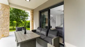 Villa adaptée aux familles avec piscine - Image 5