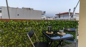 Modern Loutraki Apartment 3min Walk to Beach Fits 4 - Image 5