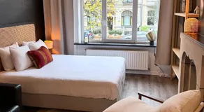 Modern 2-Bedroom Apartment for 4 Guests, In a Prime Location Close to the Train Station and the Historic Center of Ghent - Image 2