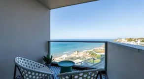 Sea View Stylish 1BR with Balcony by Beachfront Stay - Image 2