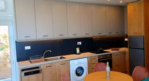 En Plo Studios & Apartments - Image 5