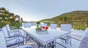 Zissis Villa & pool 5min drive to beach - Image 3
