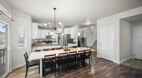 Charming Family Stay w Arcade Theatre Ski Haven Walking trails and river walk in backyard - Image 3