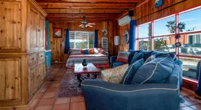 Chuck's Cabin in una Joshua Tree Community - Image 3