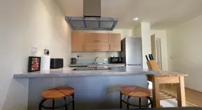 Stratford 2 bedroom Apartment with 2 Bathrooms & Great Links - Image 2