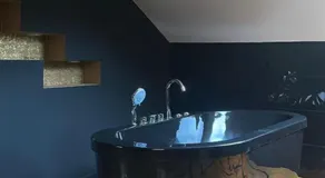 Love Room - Image 4
