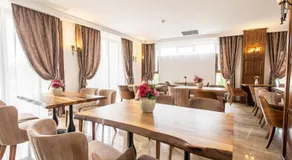 RED CONFORT HOTEL Boutique - Image 2
