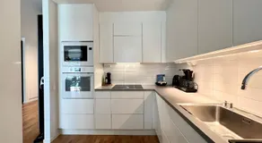 Newly produced and bright apartment close to metro - Image 4