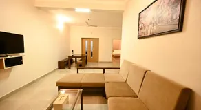 Castilo Inn Hotel Apartments - Image 2