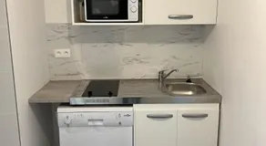 Charming comfortable studio apartment - peaceful and central - Image 3