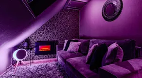 Love Room Escale du Desir - Balançoire d'amour, Croix de Saint André, Menottes et Fauteuil Tantra by DESIR ROOMS - Image 2