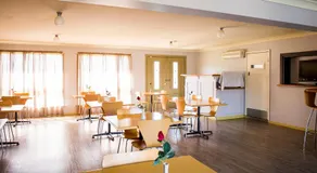 Cherry Blossom Motor Inn - Image 4