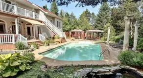 Majestic Retreat in the Laurentians - Image 4