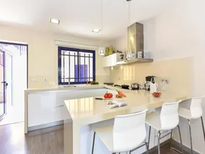 Maison de vacances entièrement équipée avec barbecue, jardin et terrasse | Vue montagne | Proche de la plage | Adaptée au travail à distance - Image 5
