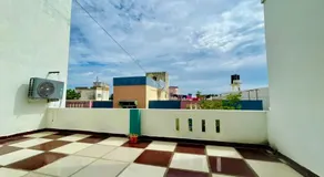 Royal Paradise Inn - Image 4
