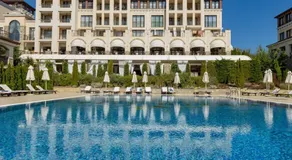 Green Life Beach Resort Apartment - Image 3